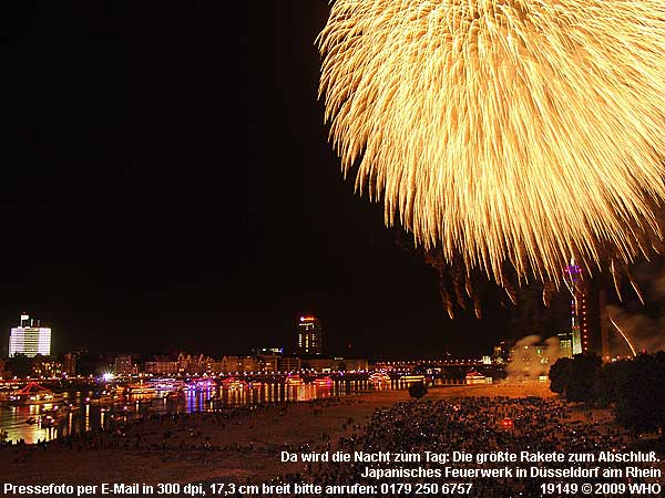 http://www.japanisches-feuerwerk.de/bilder-fotos/19149-japanisches-feuerwerk-duesseldorf-600_01.jpg